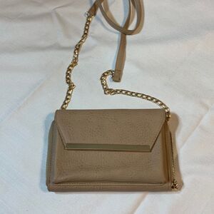 Madison West Crossbody wallet tan